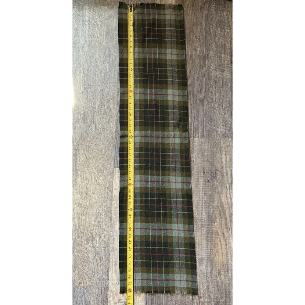 Vintage Bloomingdale’s Scotland 100% Wool Plaid Tartan Scarf Green Red Fringed